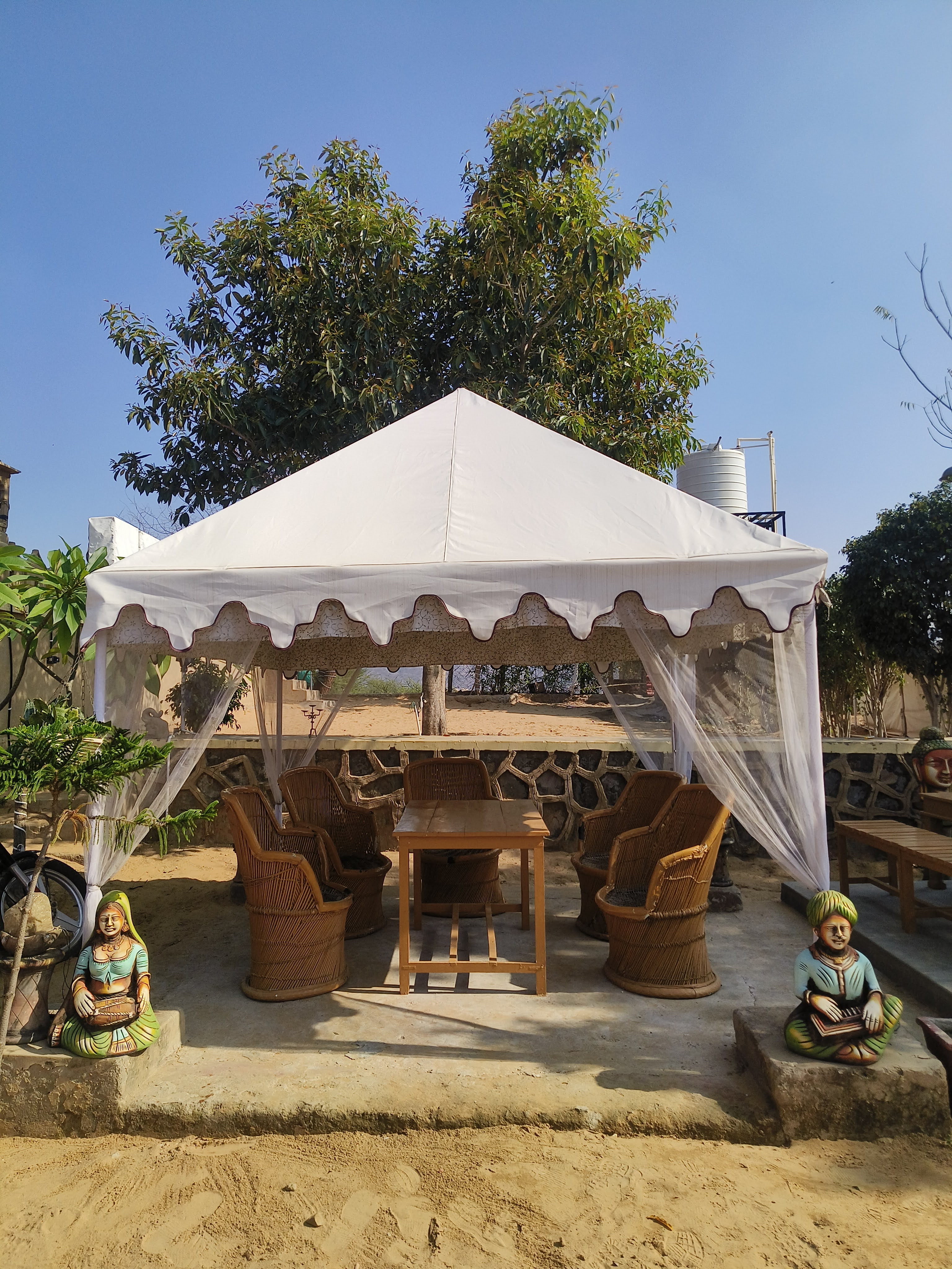 Experience the beauty, warmth & peaceful charm of Oasis Desert Camp by day.