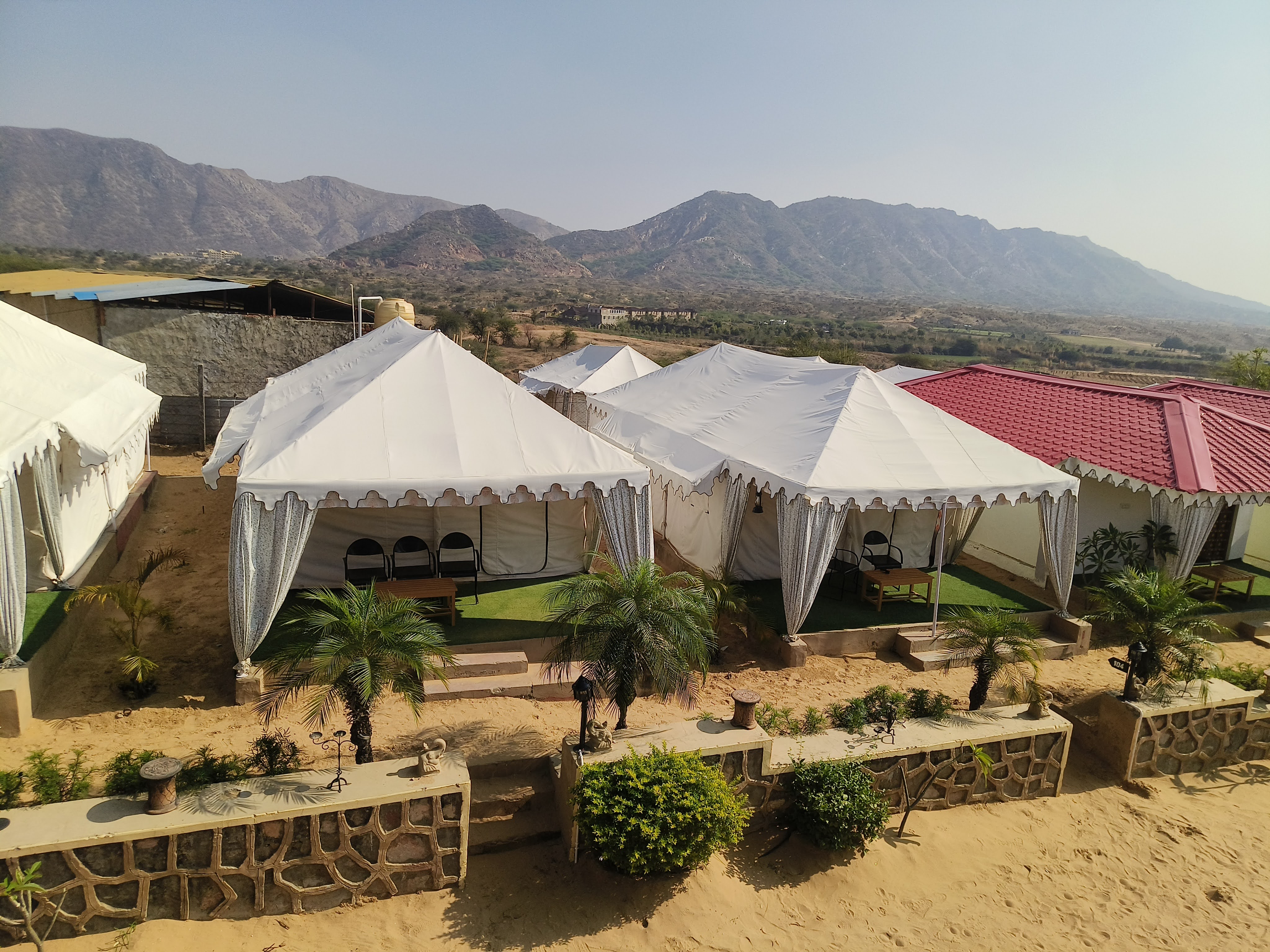 Experience the beauty, warmth & peaceful charm of Oasis Desert Camp by day.