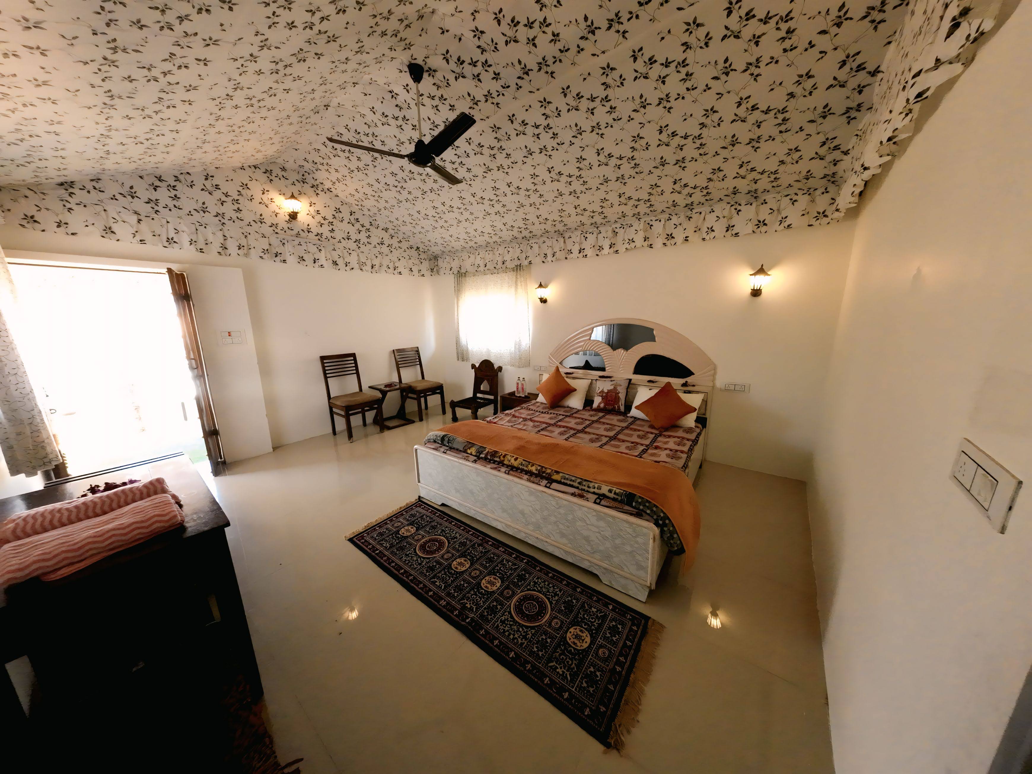 Camp Stay / Rooms
