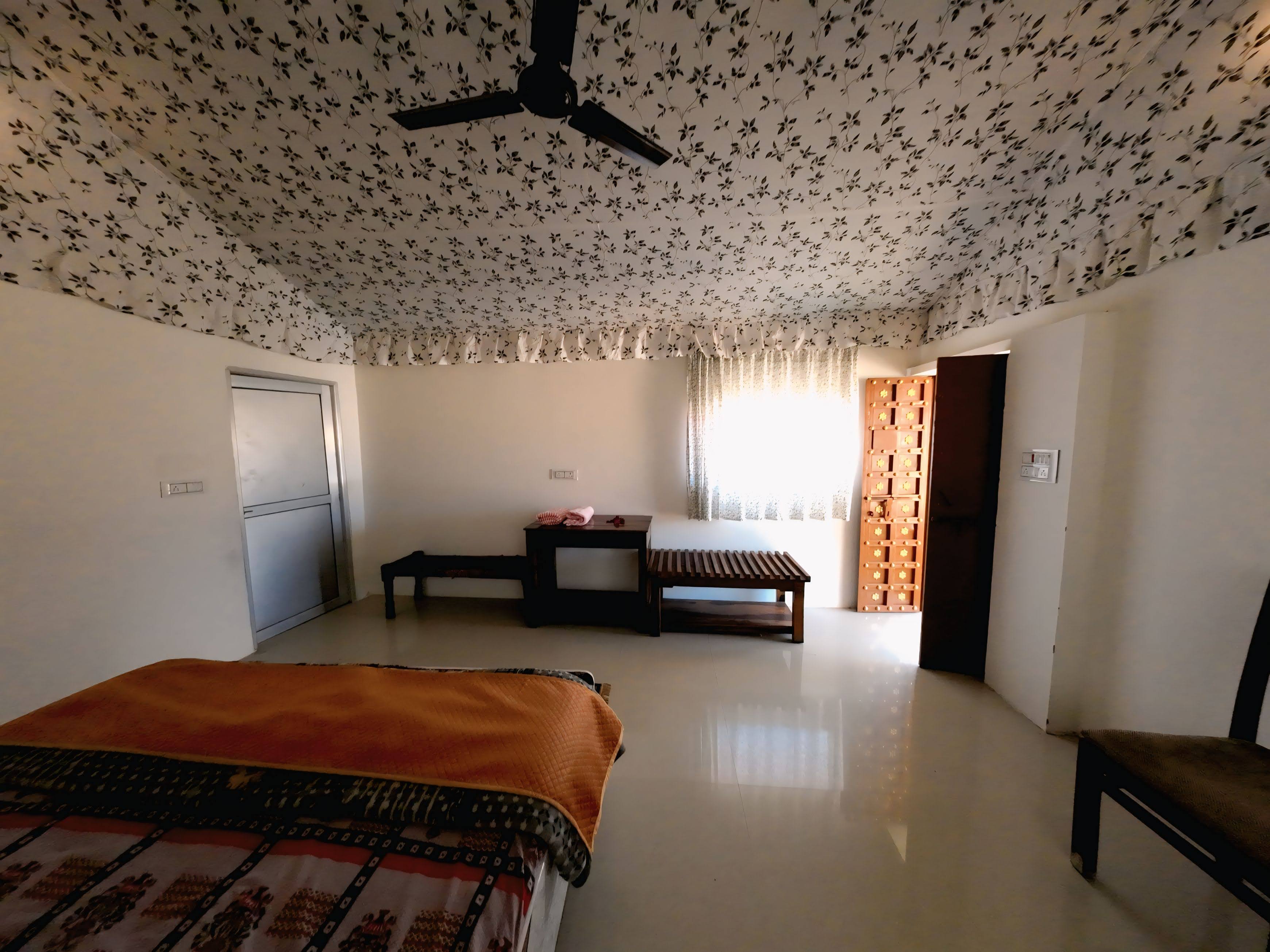 Camp Stay / Rooms