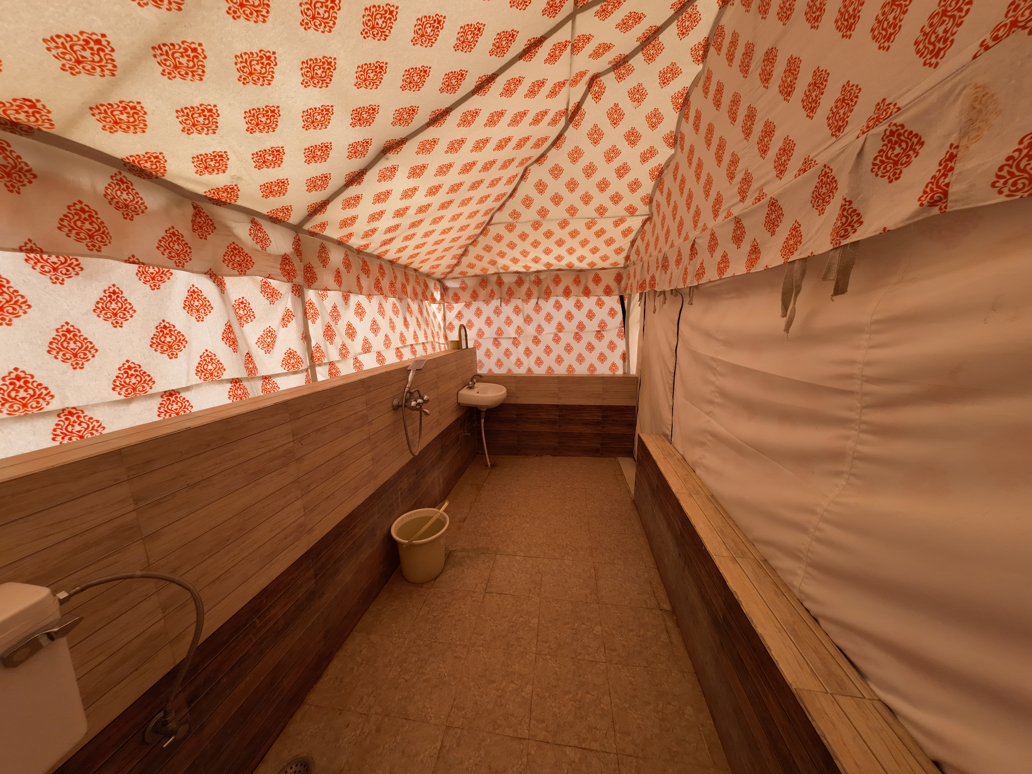 Camp Stay / Rooms