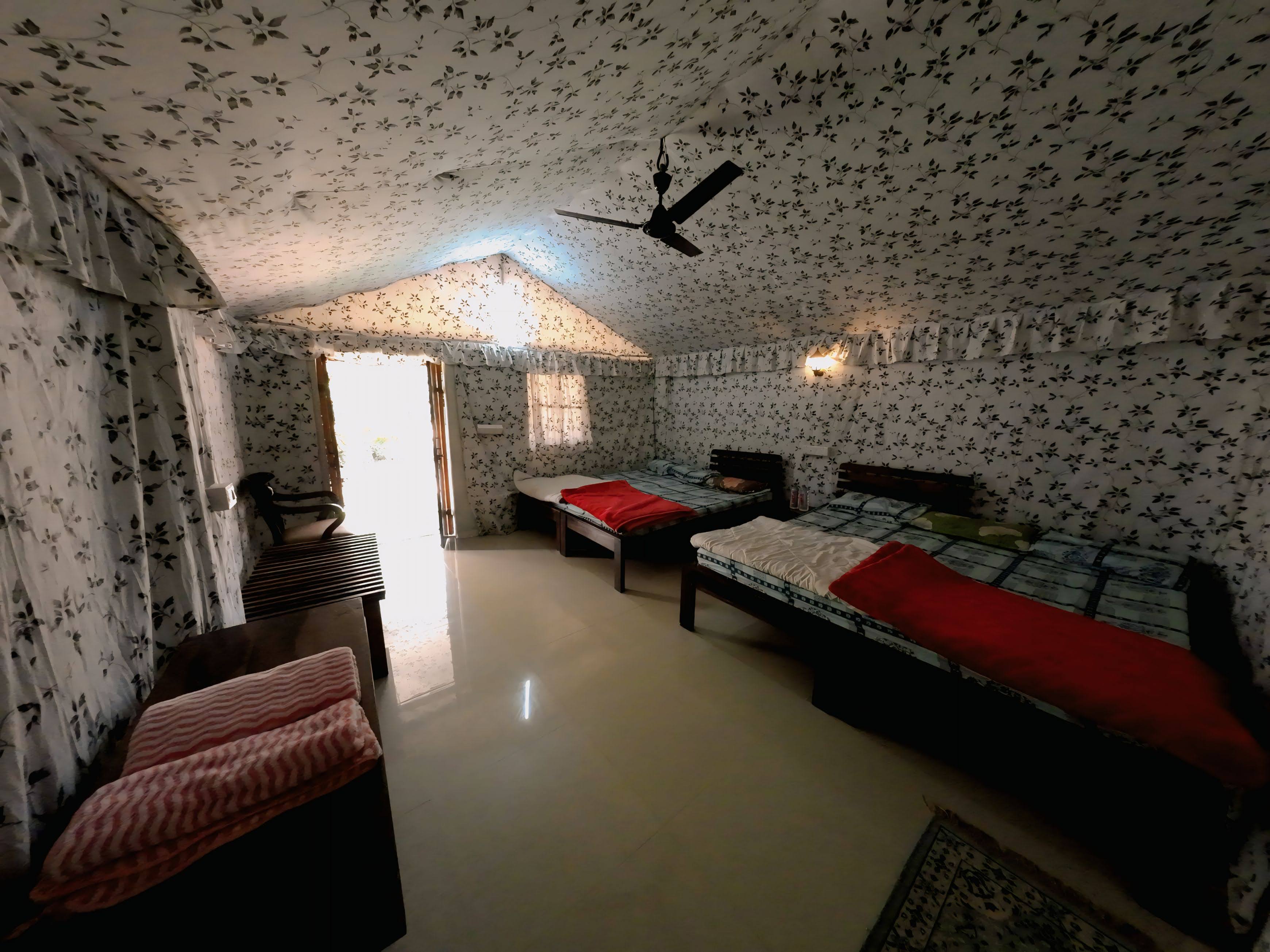 Camp Stay / Rooms