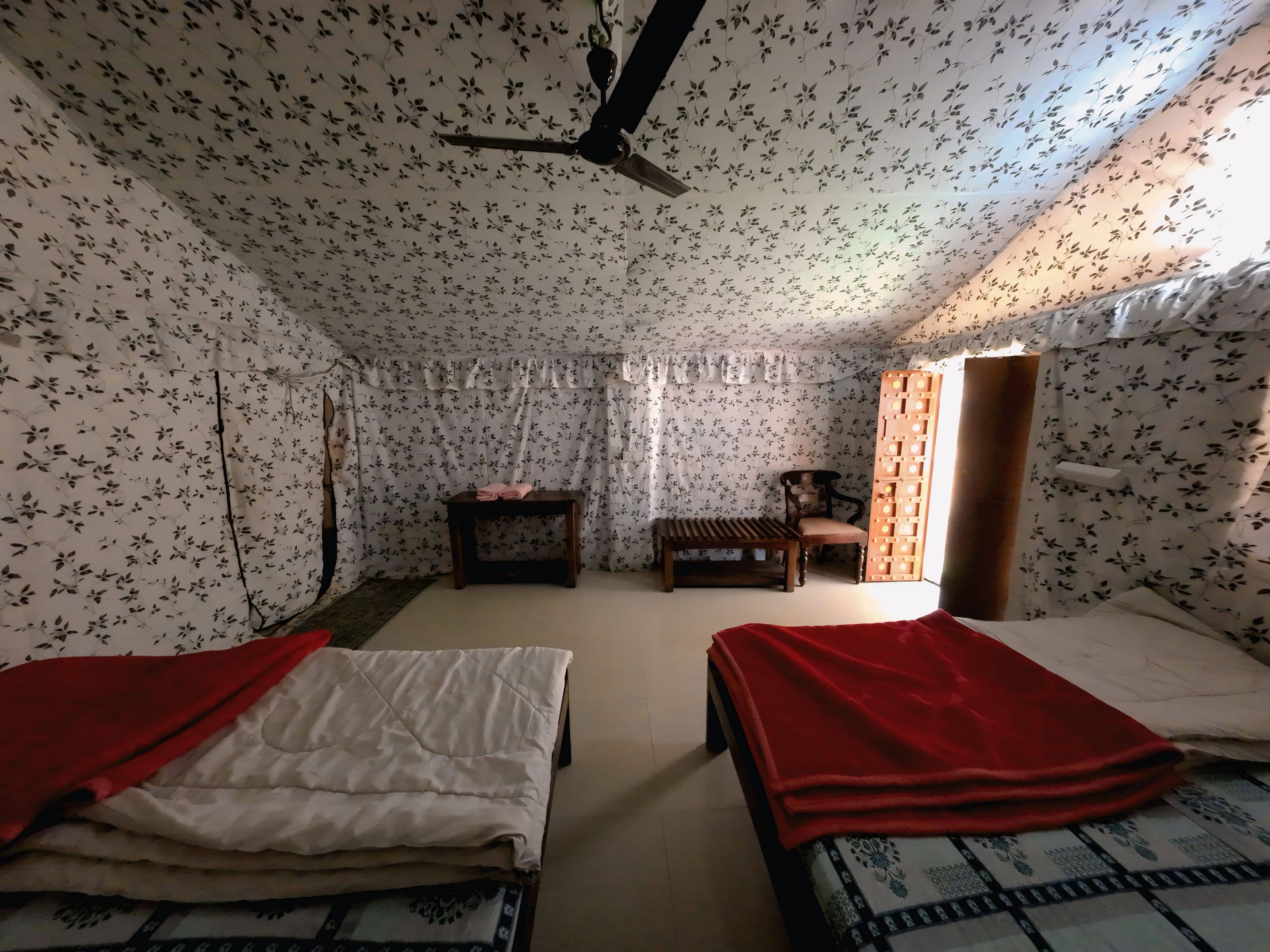 Camp Stay / Rooms