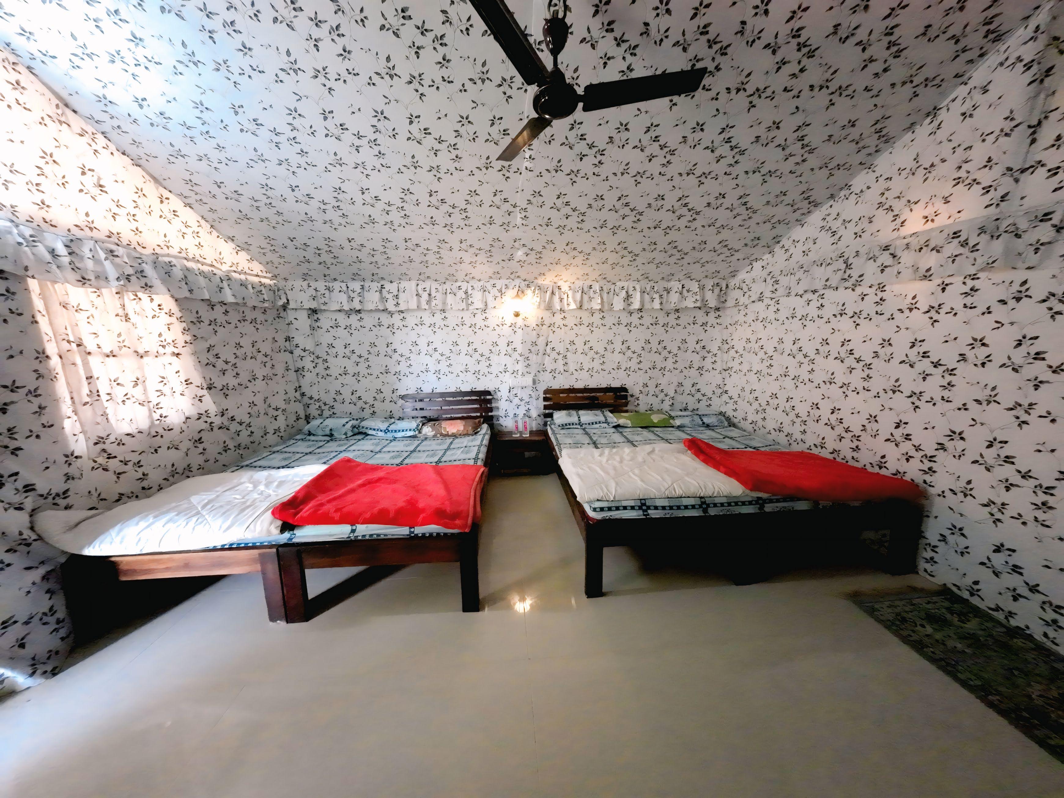 Camp Stay / Rooms