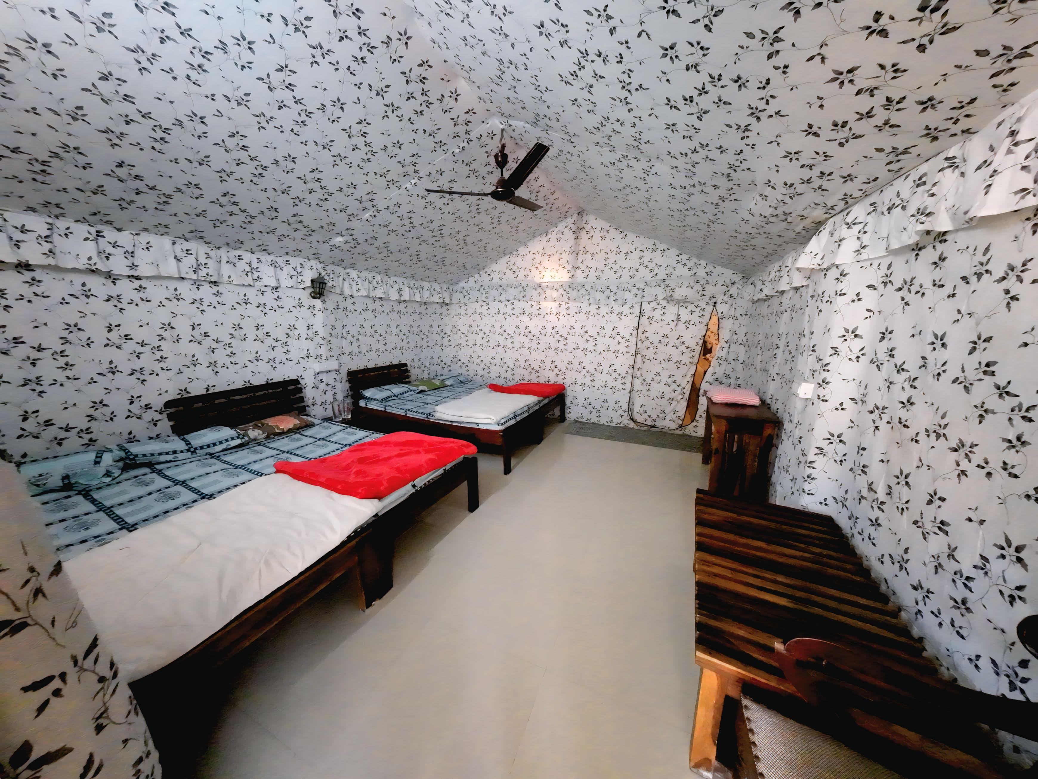 Camp Stay / Rooms